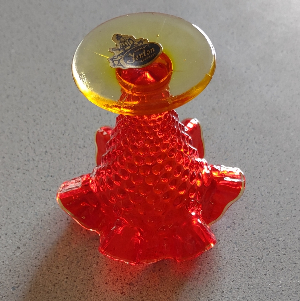 Lower price!*Amberina mini vase(4") - Picture 3 of 6